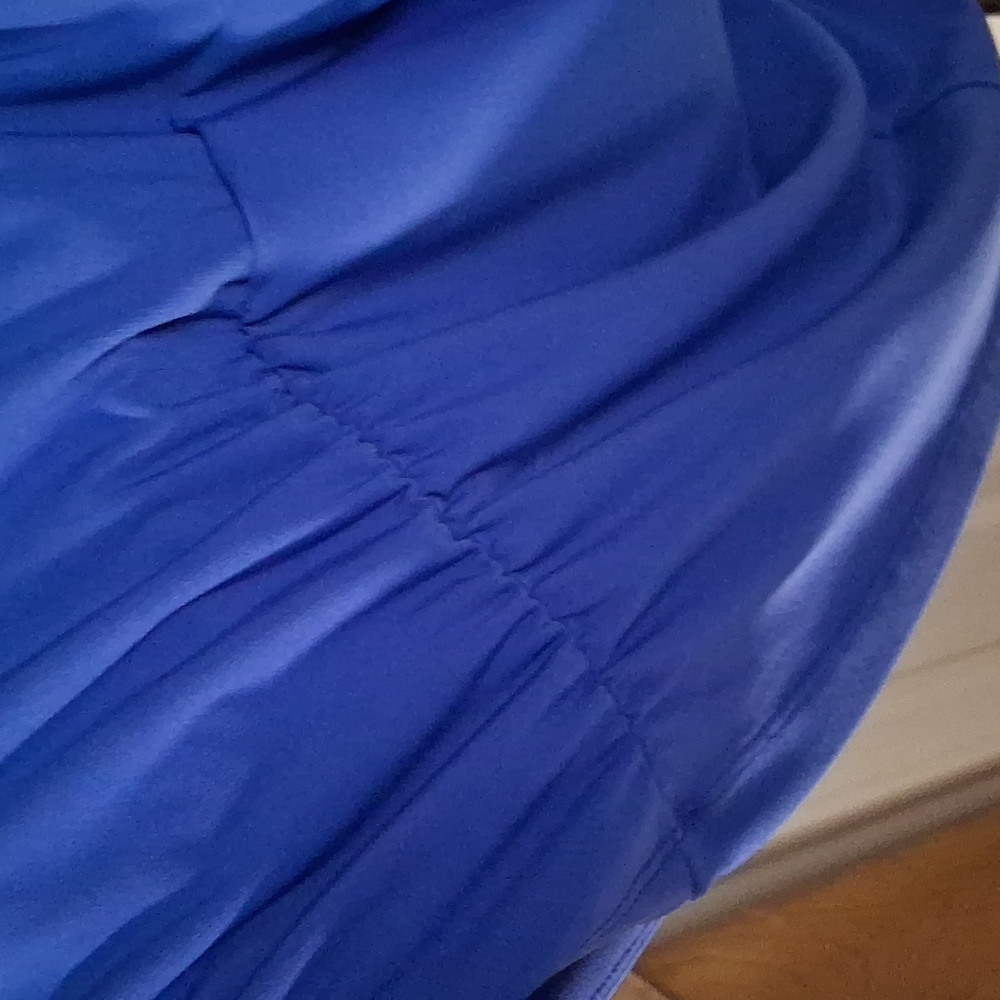 Susan Graver Vibrant Blue Top - Picture 6 of 7